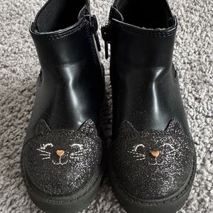 Black Cat Face Kids Boots - Size 7